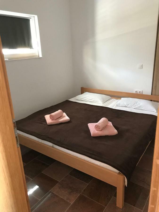 Apartmani Subasic Pag Town Exterior photo